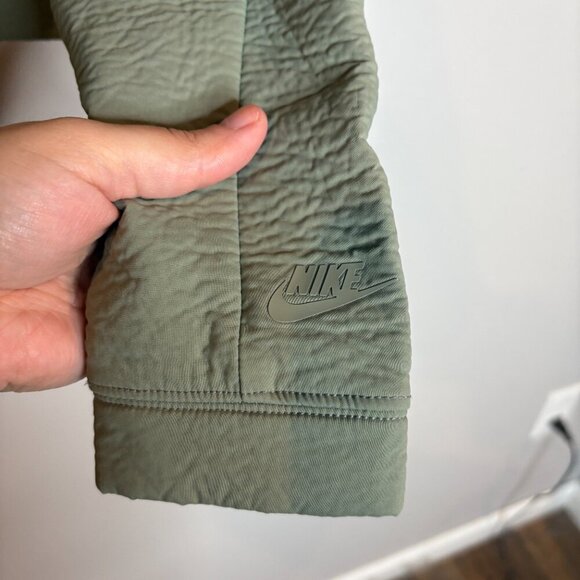 Nike Tech Pack Packable Cropped Green Hoodie - Picture 5 of 8